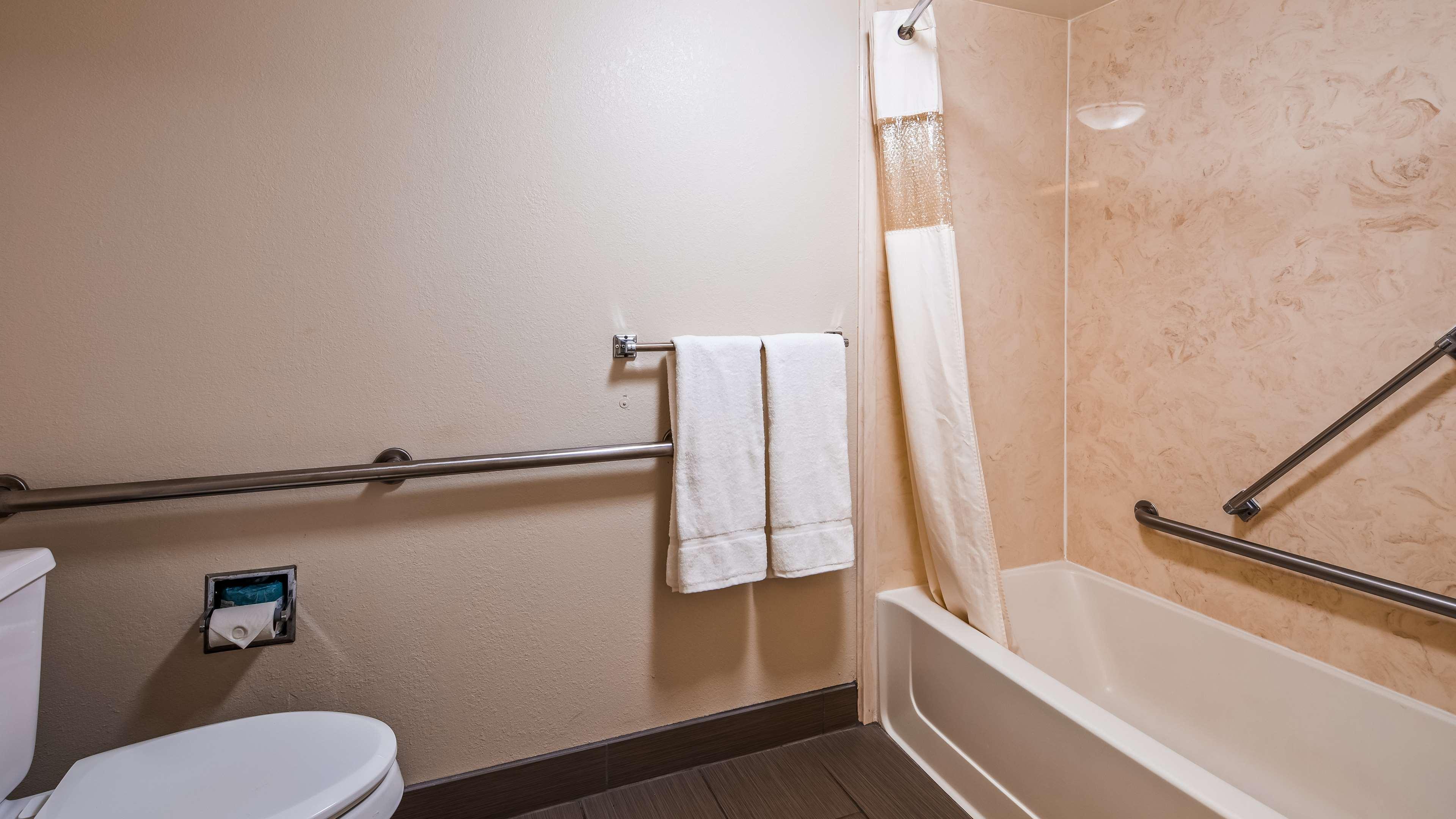 Best Western Airport Inn Pearl Bagian luar foto