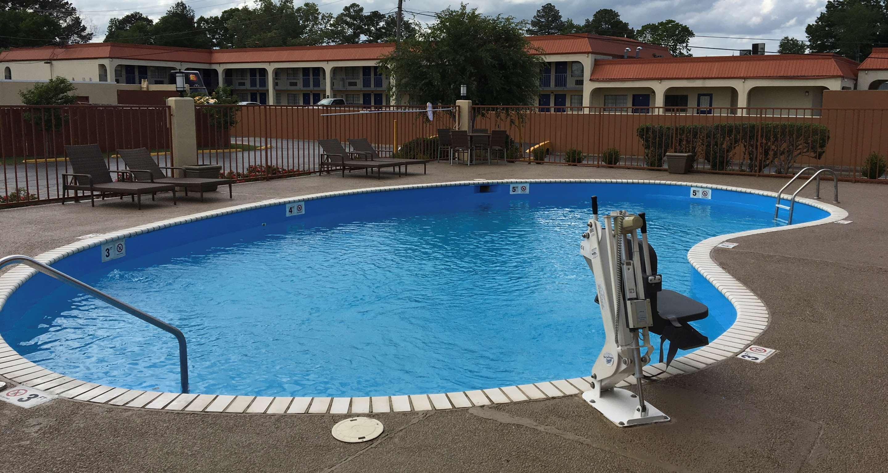 Best Western Airport Inn Pearl Bagian luar foto