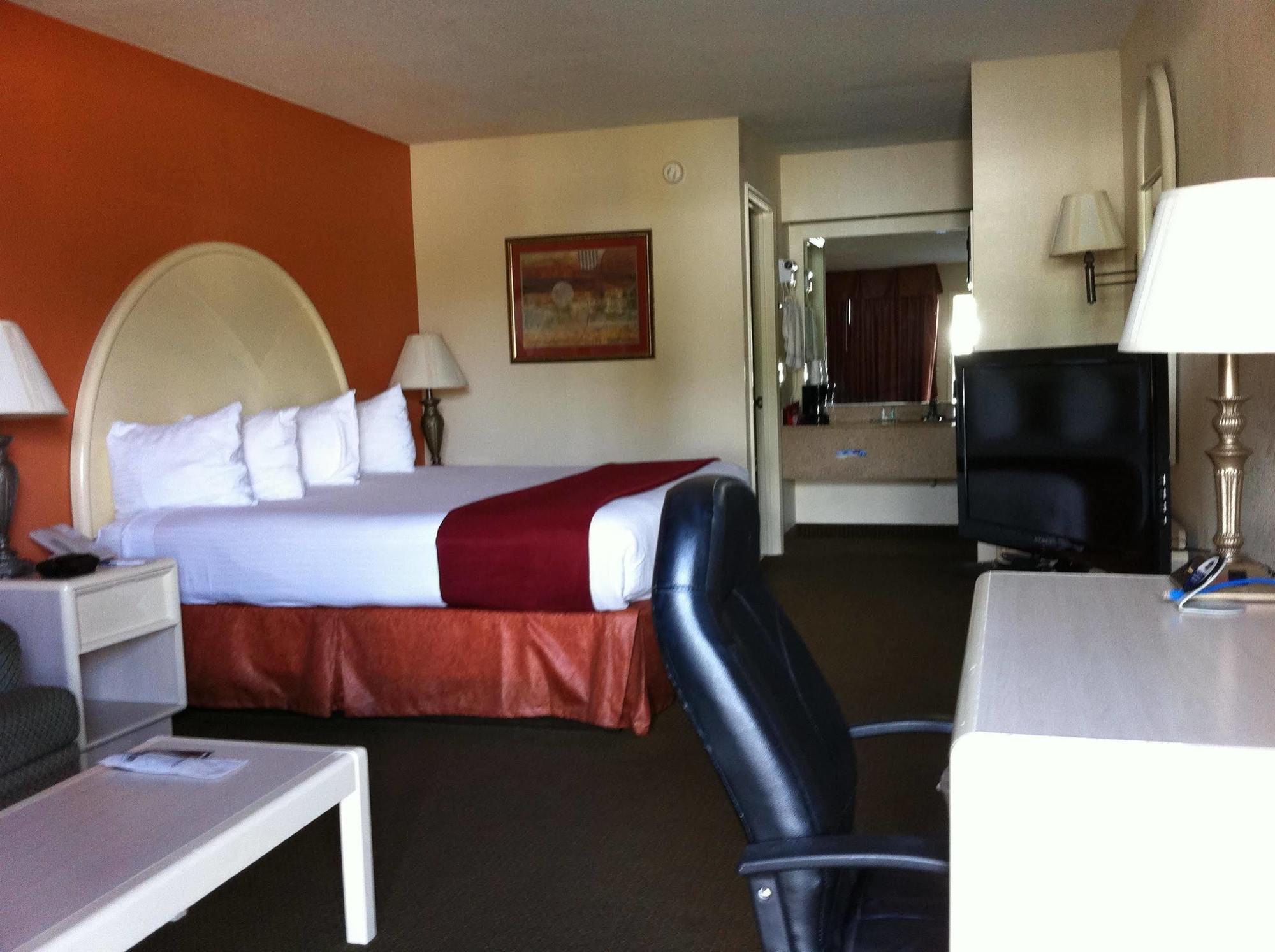 Best Western Airport Inn Pearl Bagian luar foto