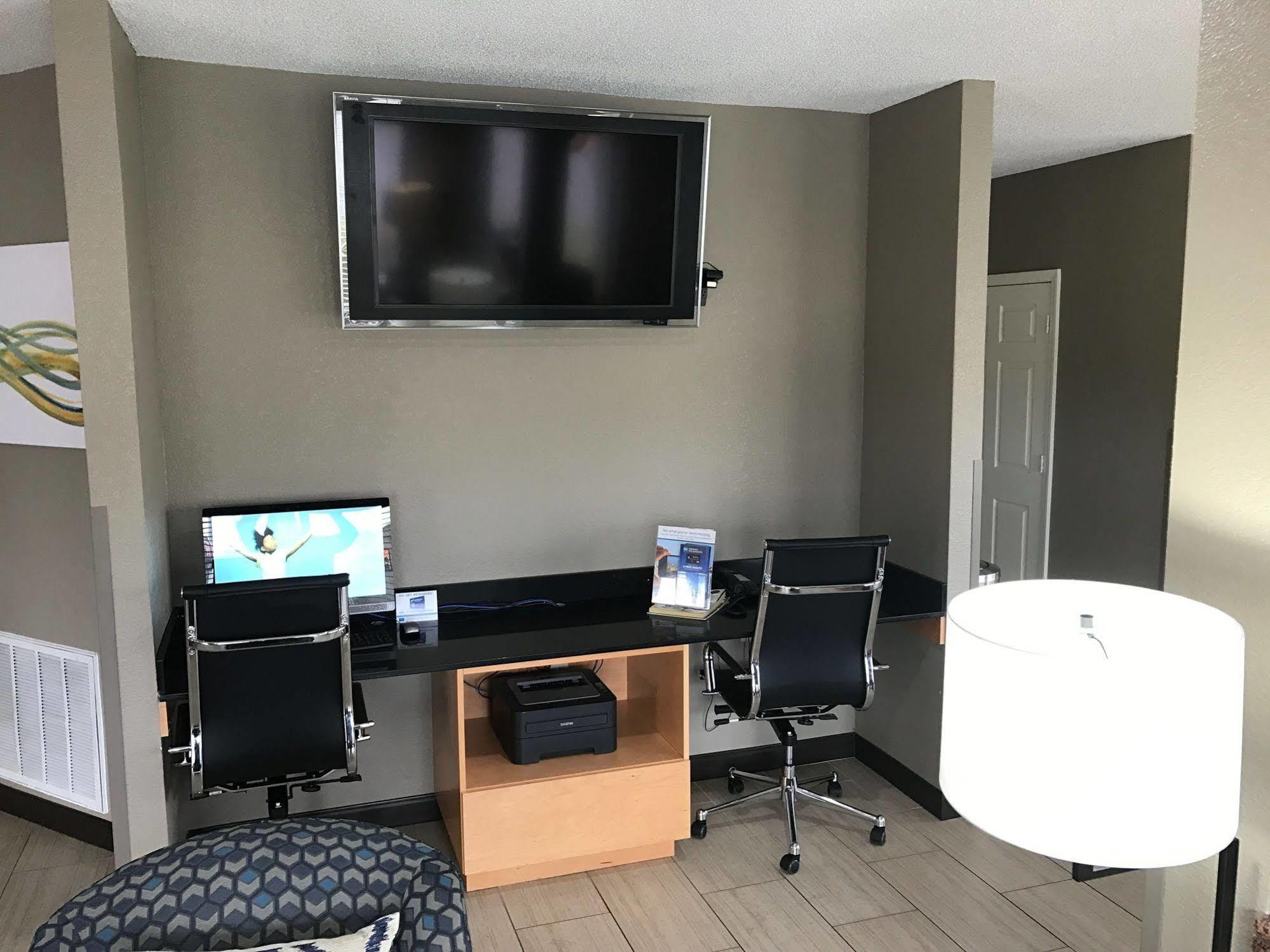 Best Western Airport Inn Pearl Bagian luar foto