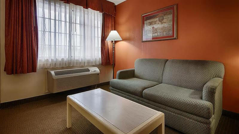 Best Western Airport Inn Pearl Bagian luar foto
