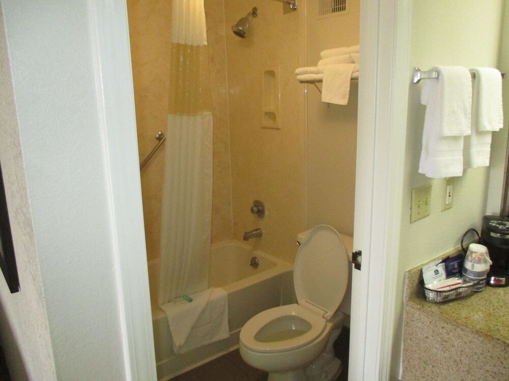 Best Western Airport Inn Pearl Bagian luar foto